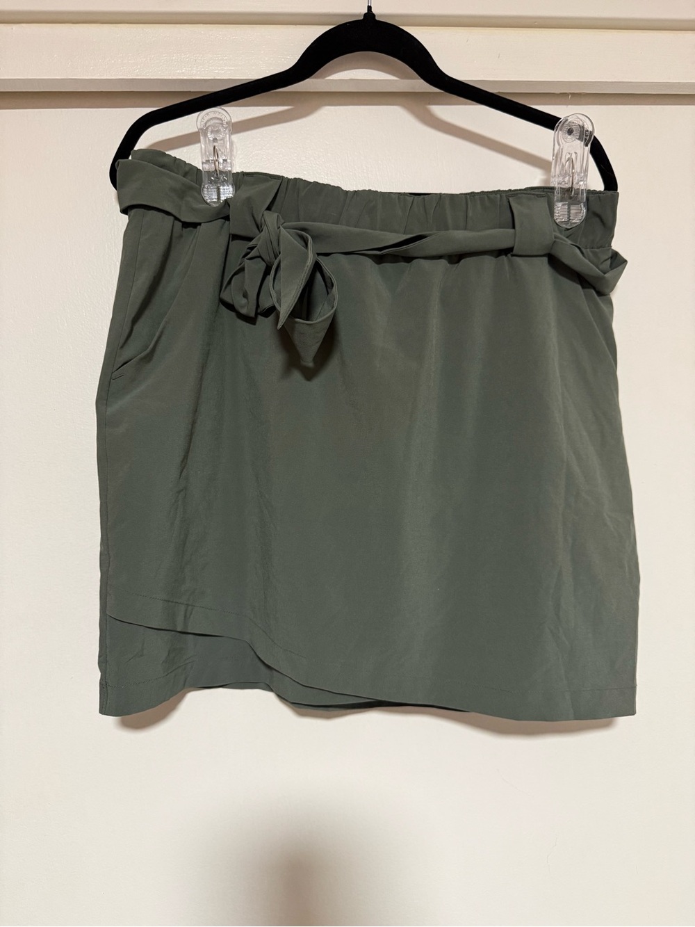 Athleta Sage Green Elastic Waist Skirt